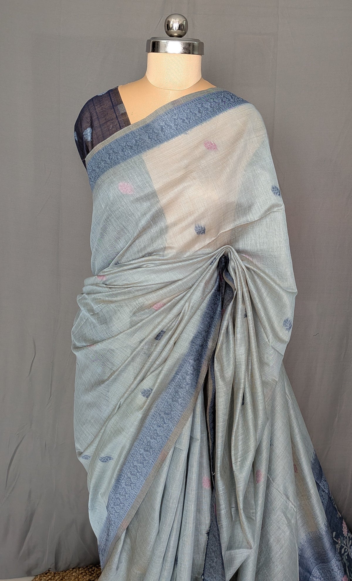 Grey Blue Linen Jamdani Saree (Silver Mist)