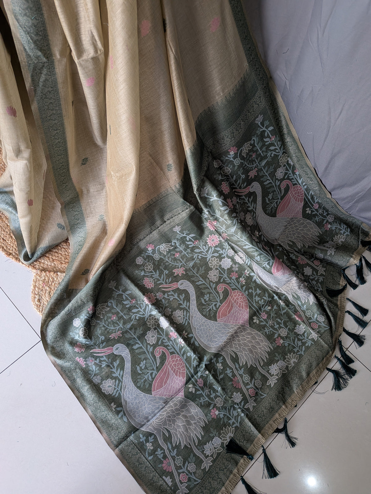 Beige & Green Linen Jamdani Saree (Sage Whisper)