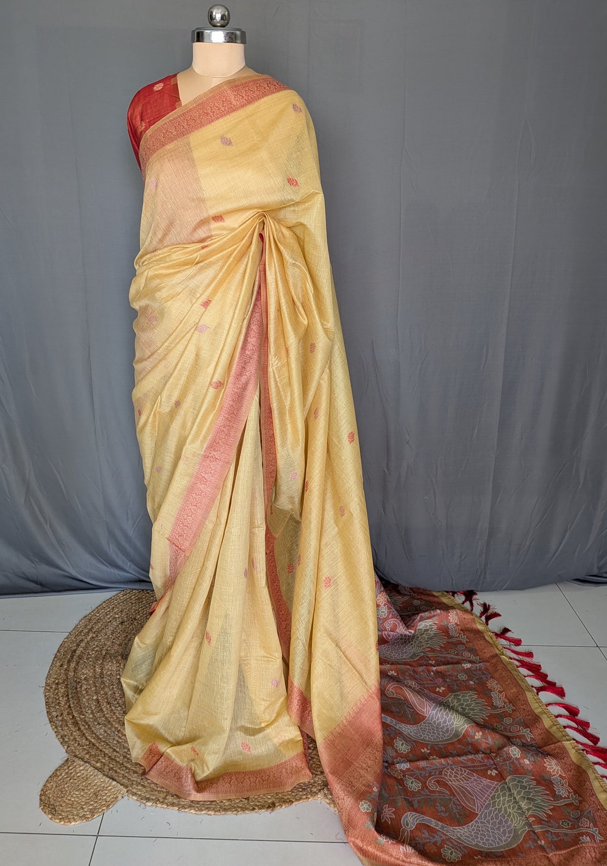 Pastel Yellow Linen Jamdani Saree (Sunlit Gold)