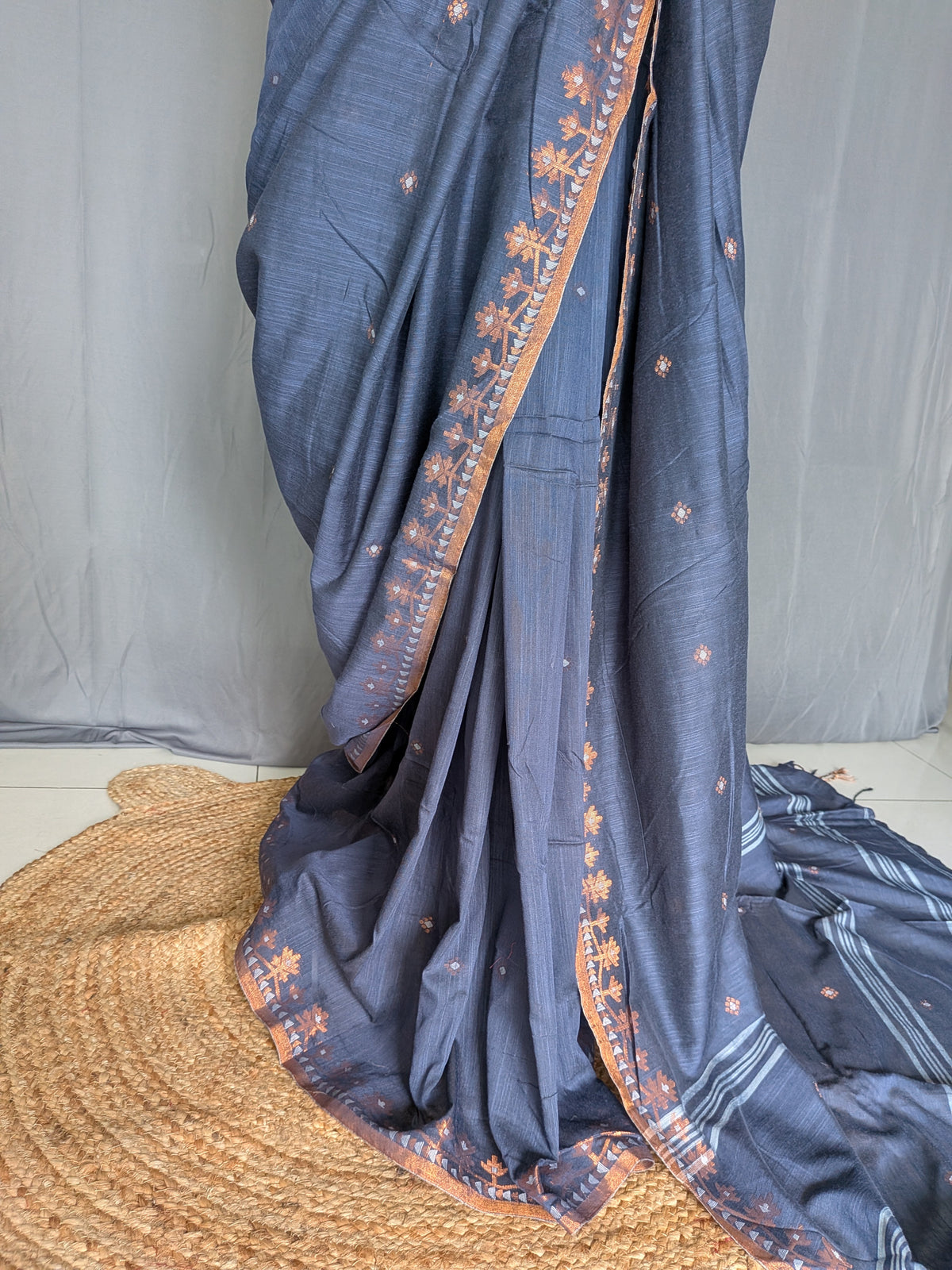 Grey Floral Linen Cotton Saree