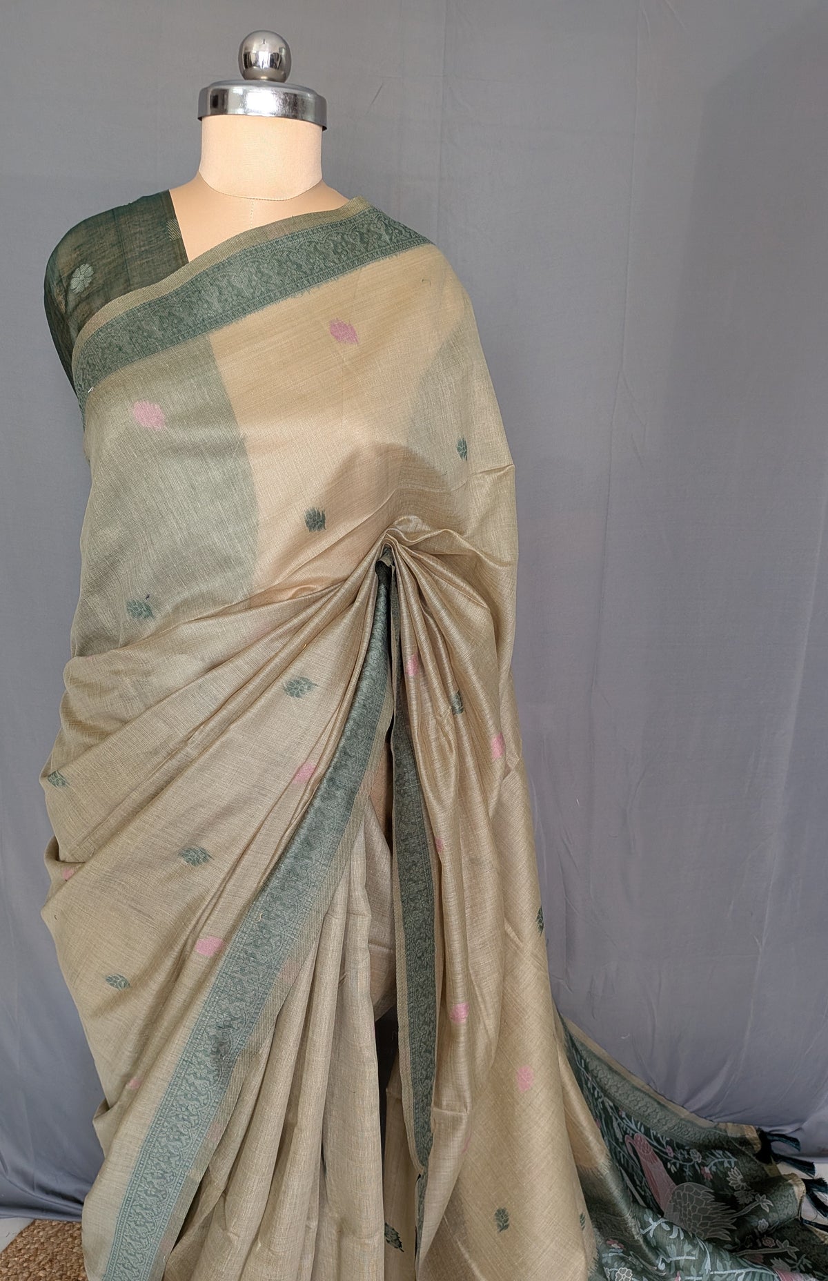 Beige & Green Linen Jamdani Saree (Sage Whisper)