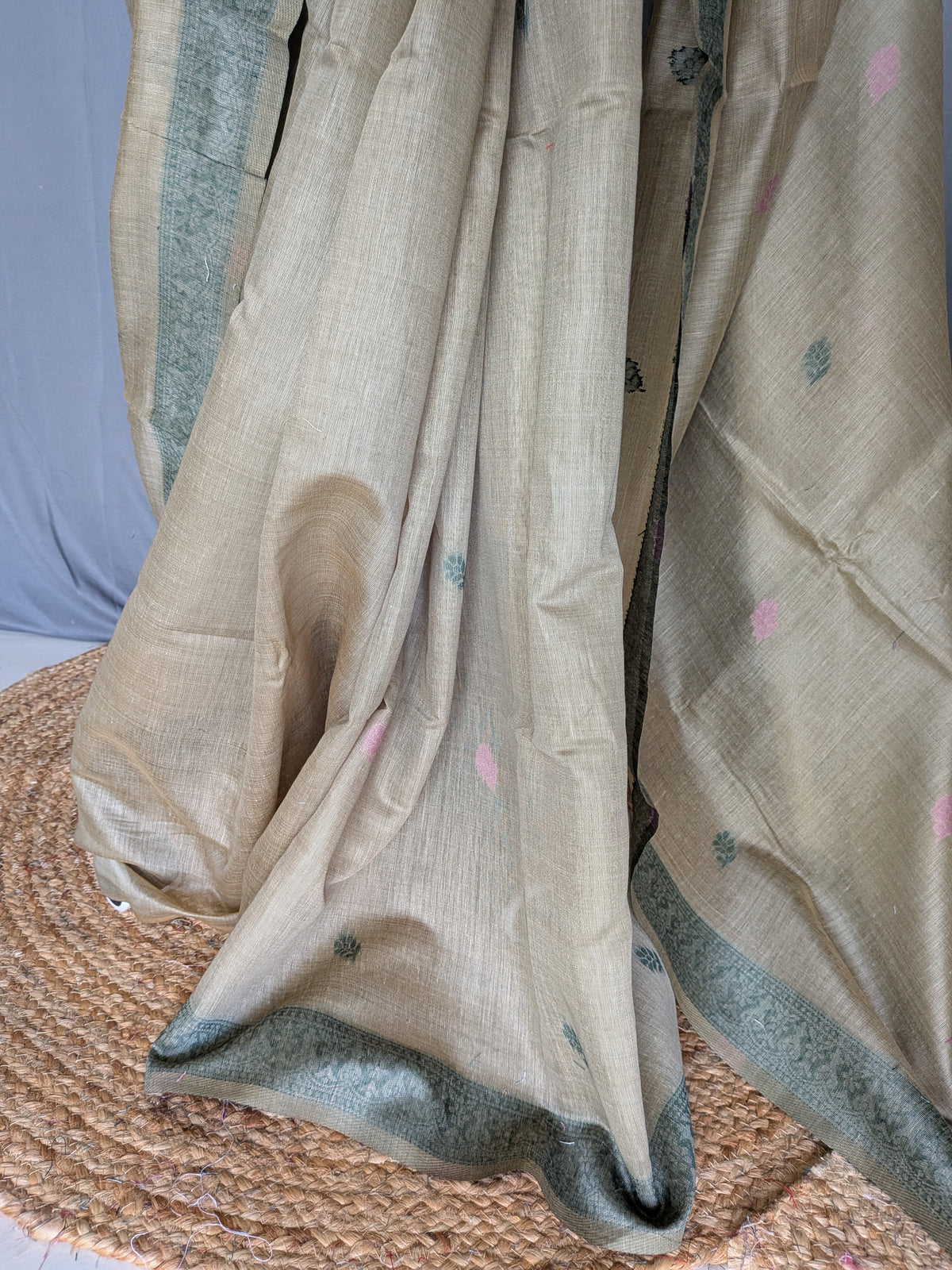 Beige & Green Linen Jamdani Saree (Sage Whisper)