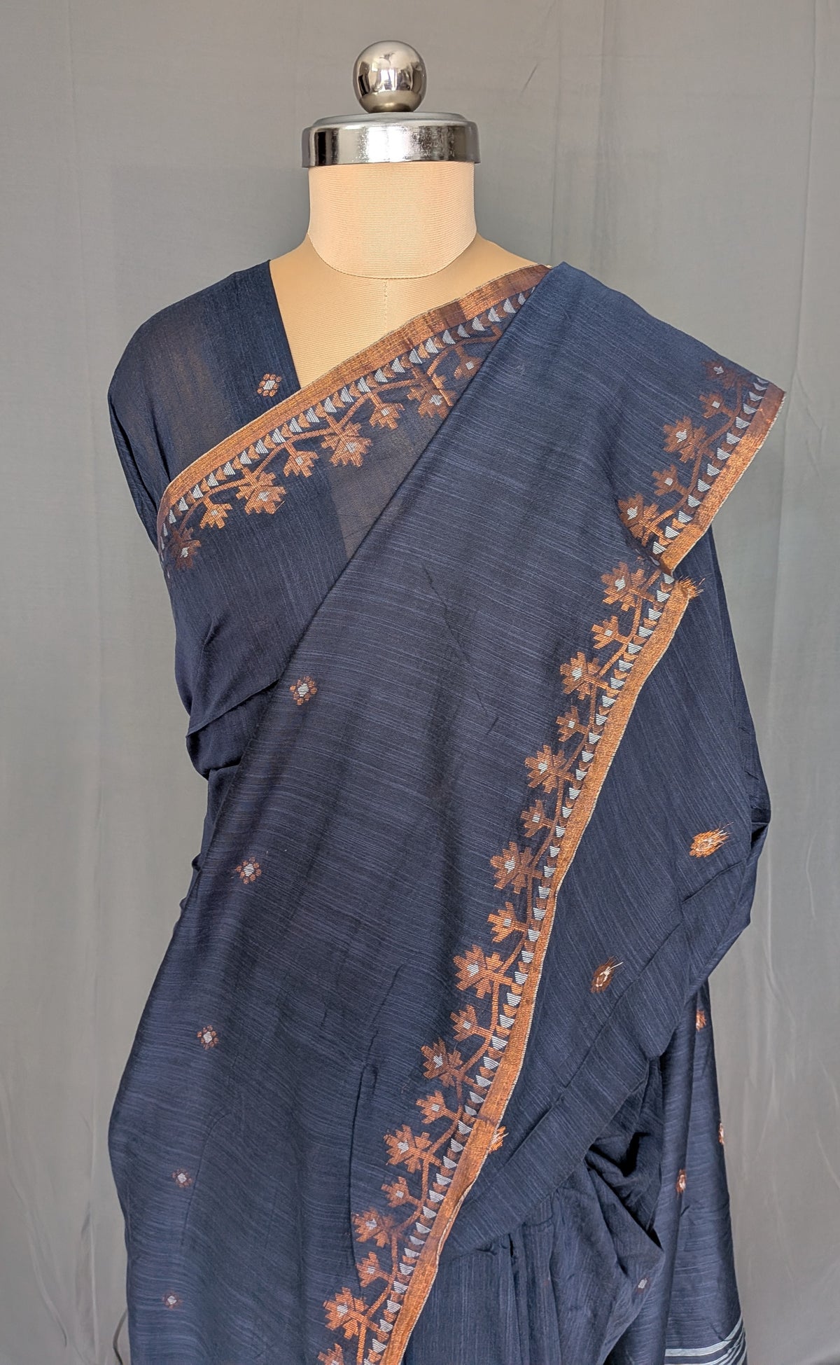 Grey Floral Linen Cotton Saree