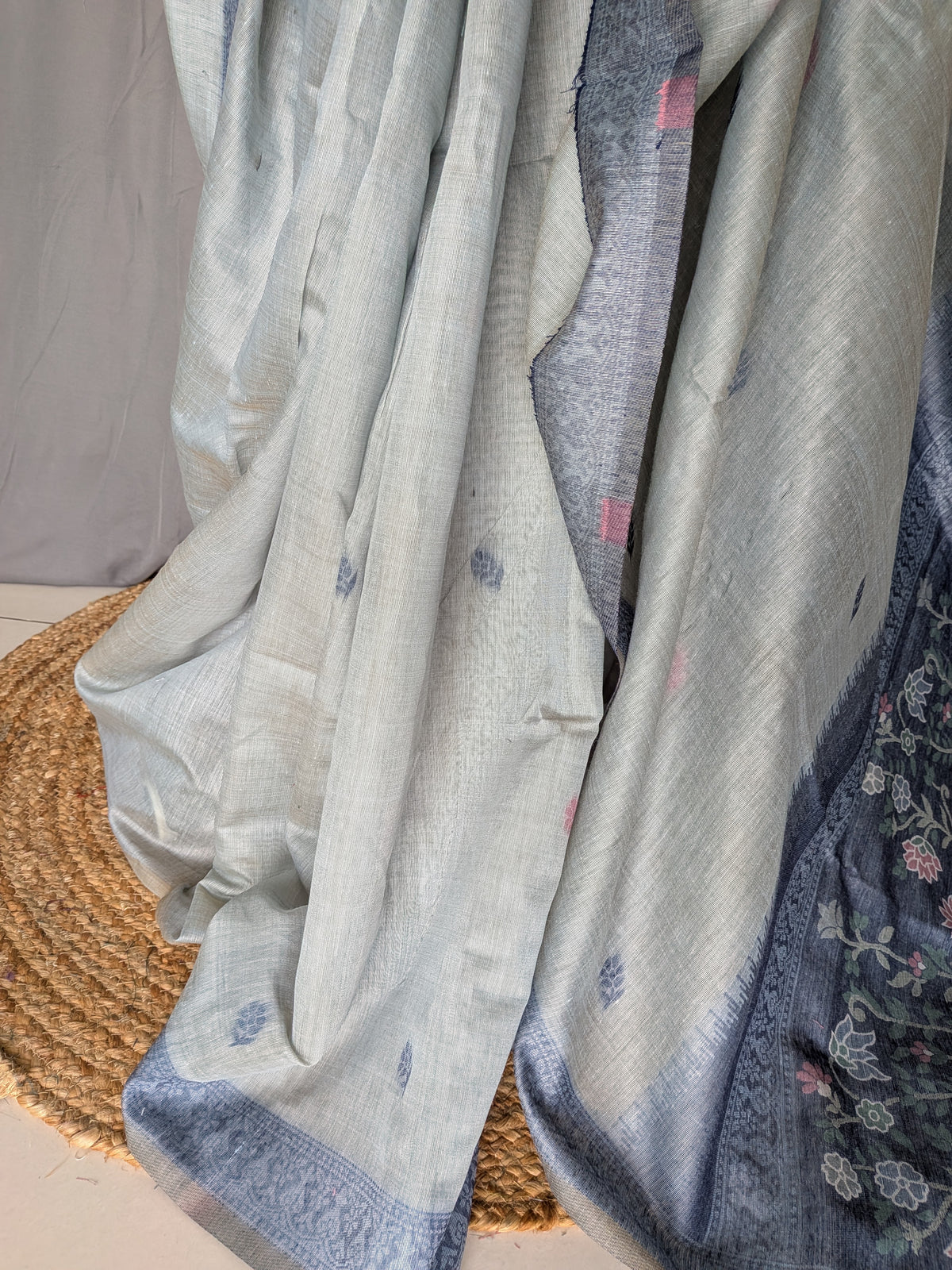 Grey Blue Linen Jamdani Saree (Silver Mist)