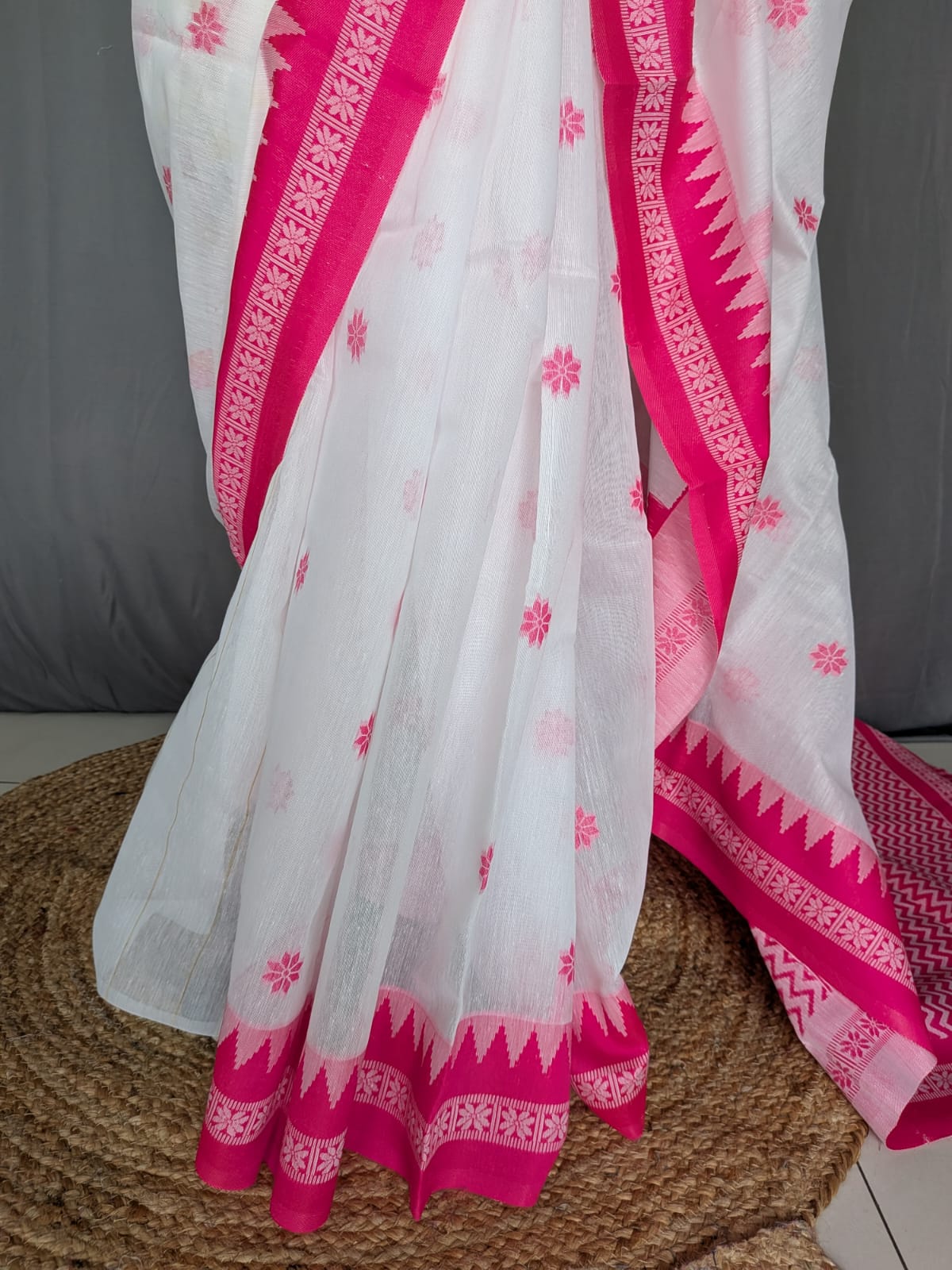 White & Pink MulCotton Saree